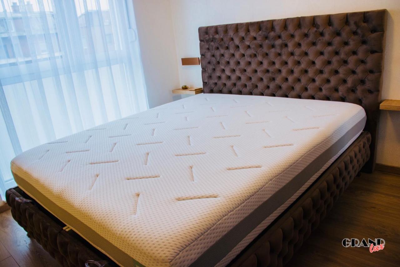 Grand Lux Apartment Doboj Exteriör bild