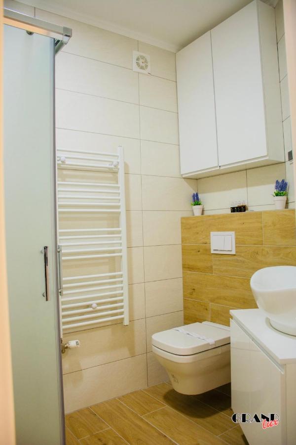 Grand Lux Apartment Doboj Exteriör bild