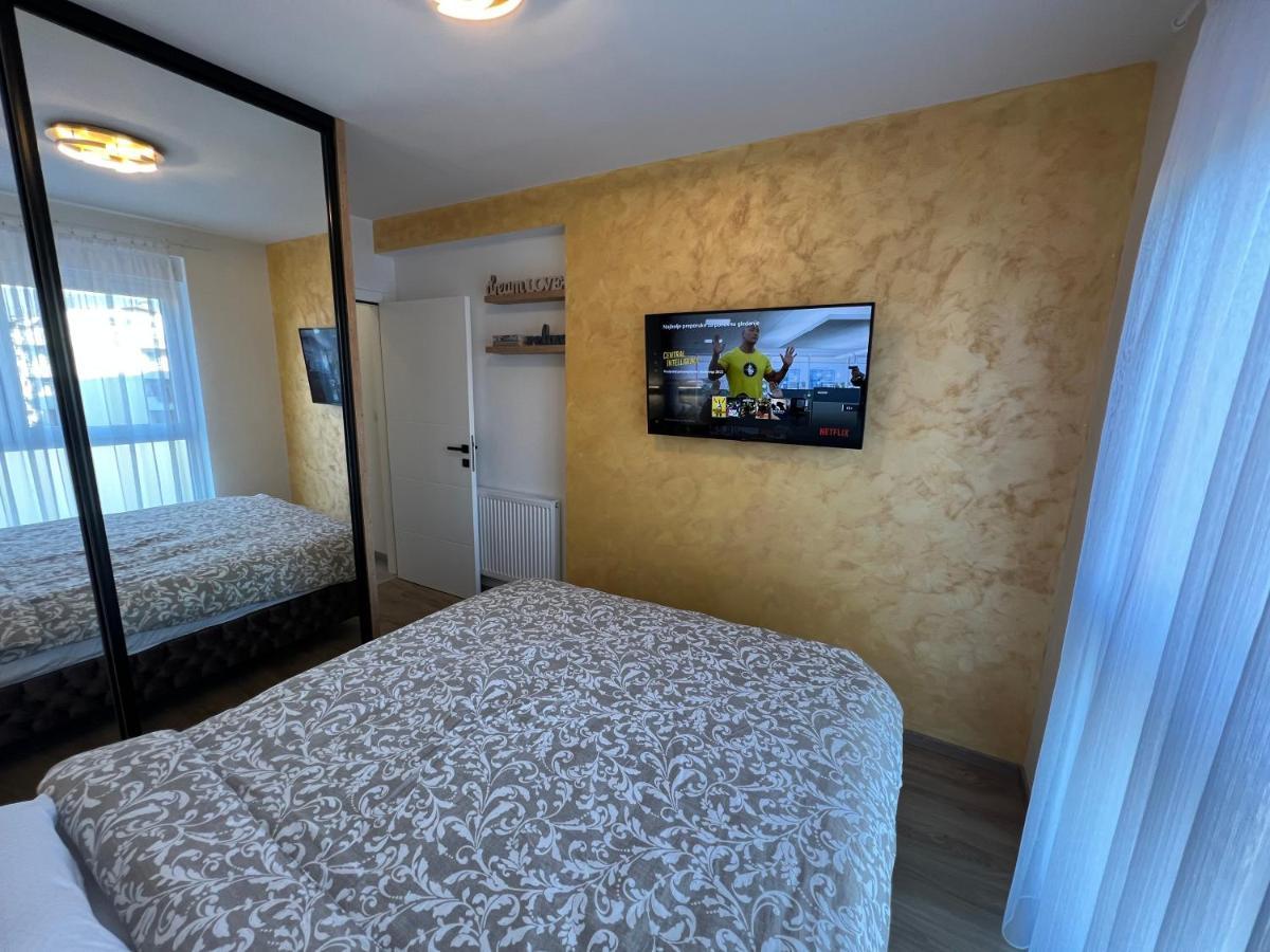 Grand Lux Apartment Doboj Exteriör bild
